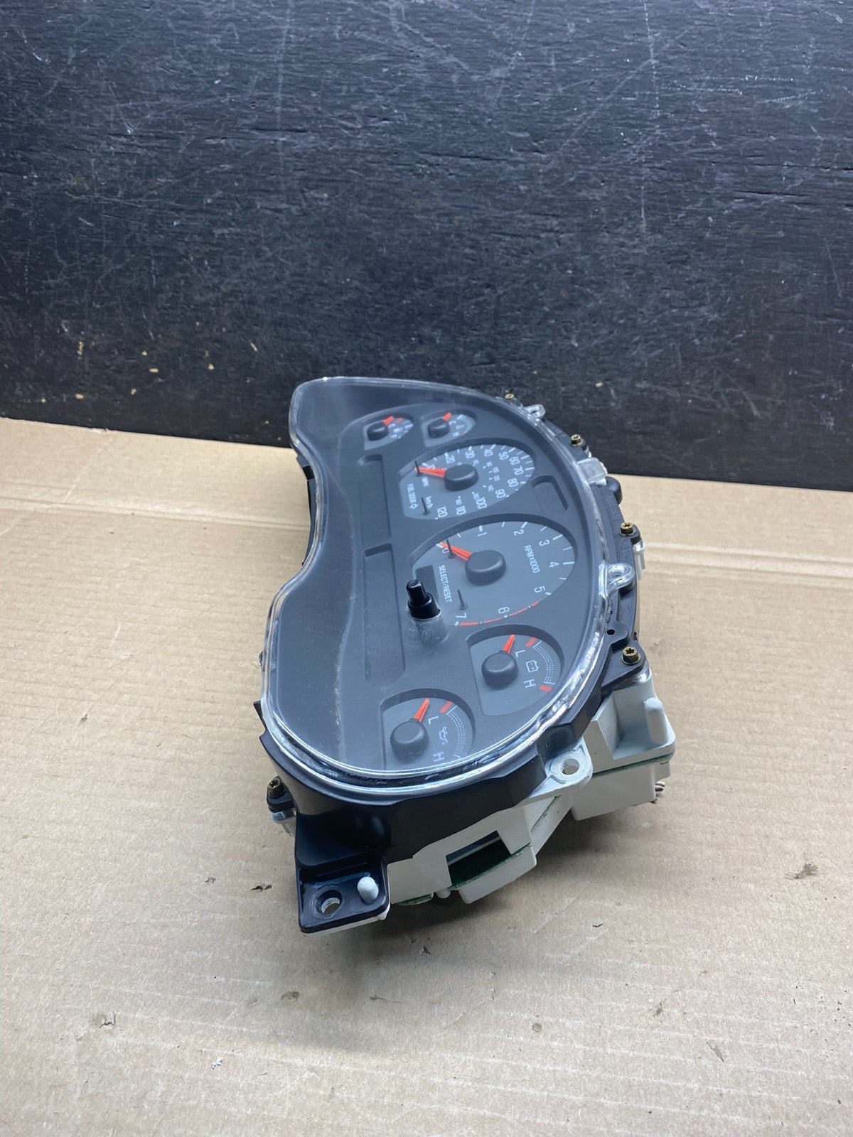 1999 to 2004 Ford Mustang Gauge Cluster Speedometer ah7590 DG2