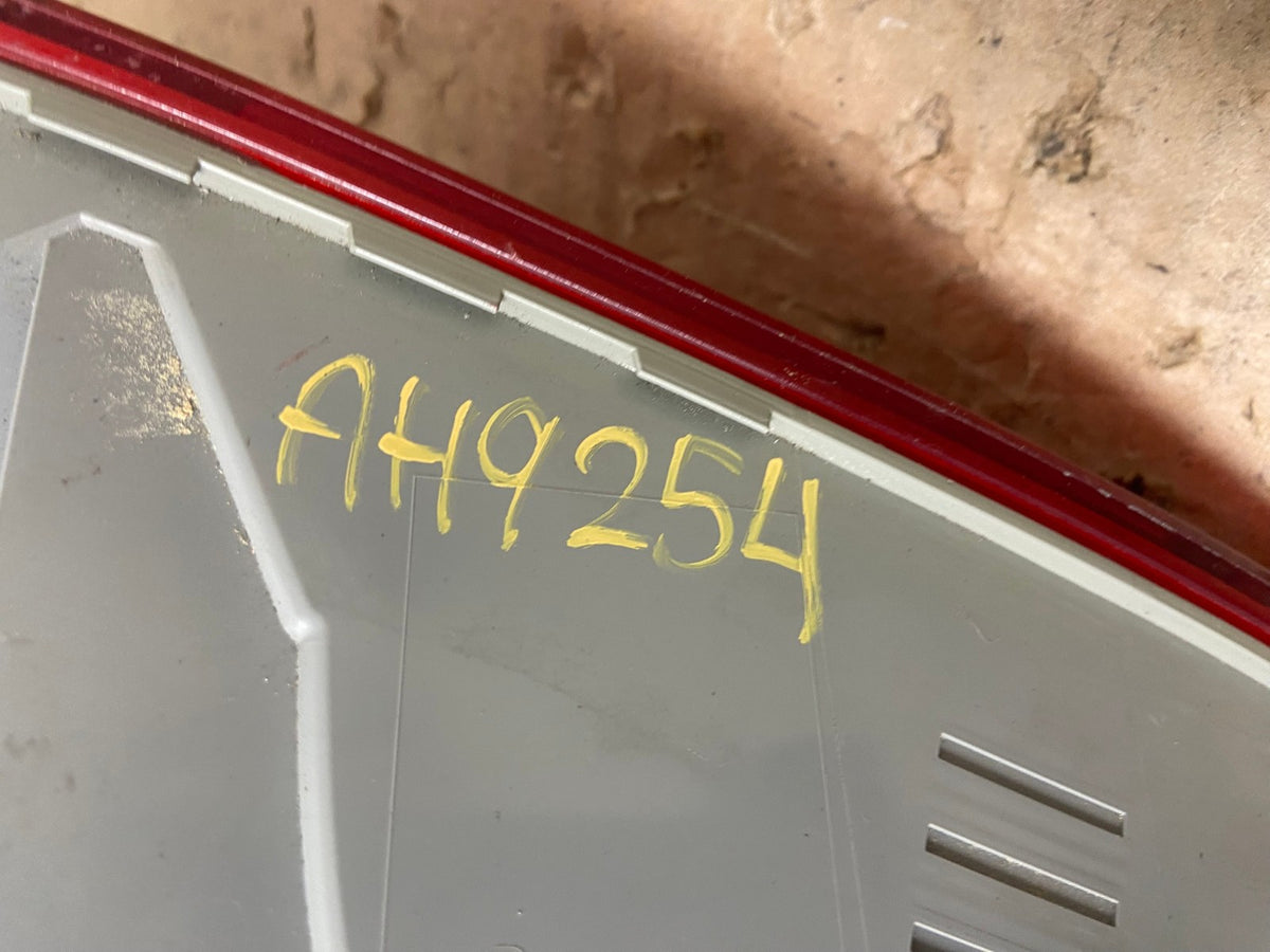 2011 2013 BMW 3 Coupe 328i 335i M3 E92 Right Passenger Tail Light AH9254 LK6