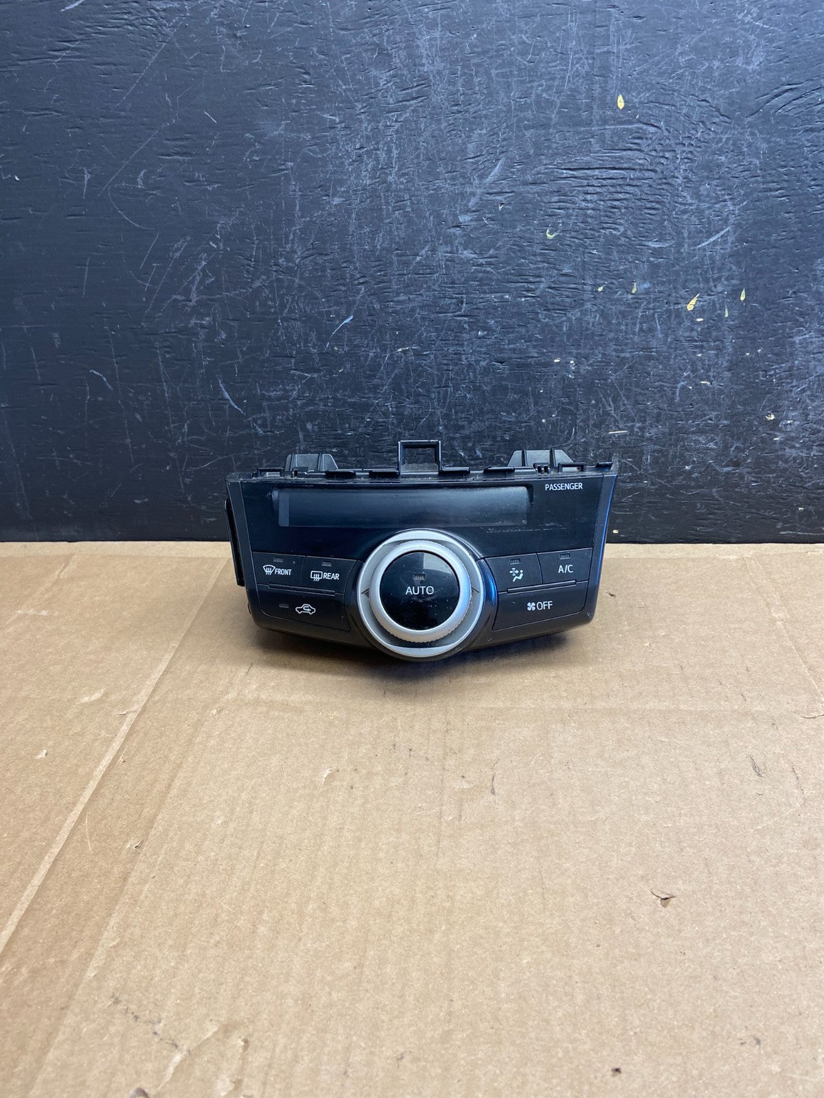 2014 Toyota Prius V Climate Heater A/C AC Control Panel AD6881 DG0