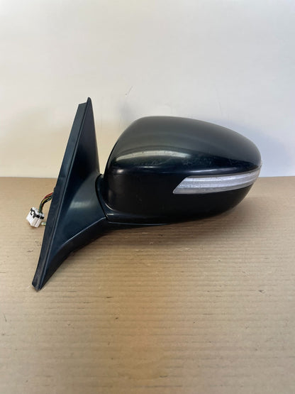 2009 to 2014 Hyundai Genesis Sedan Left Driver Turn Signal Door Mirror AH8660 DG0
