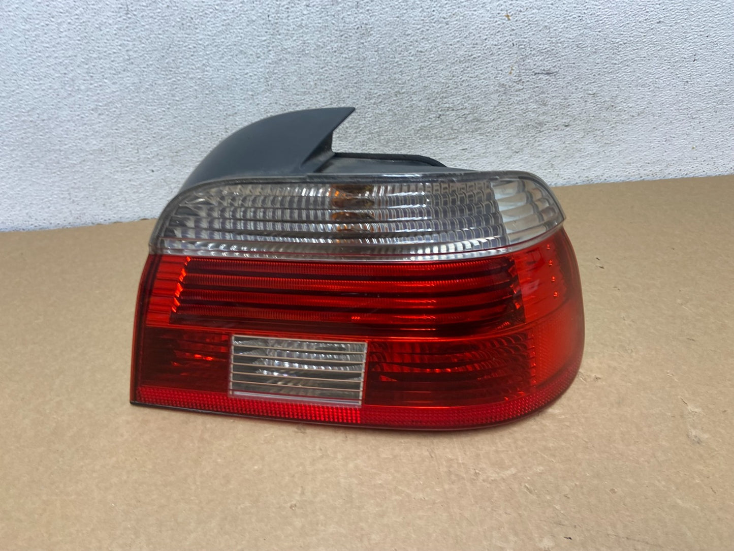 2001- 2003 BMW 5 Series E39 530i Right Passenger Rh Tail Light AF7306 DW0