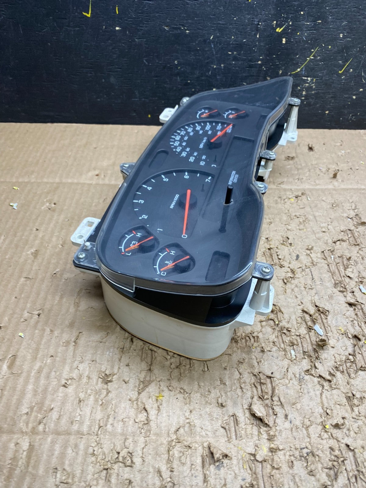 2003 Dodge Durango 4.7L Speedometer Instrument Cluster Gauge OEM v7615 DG2