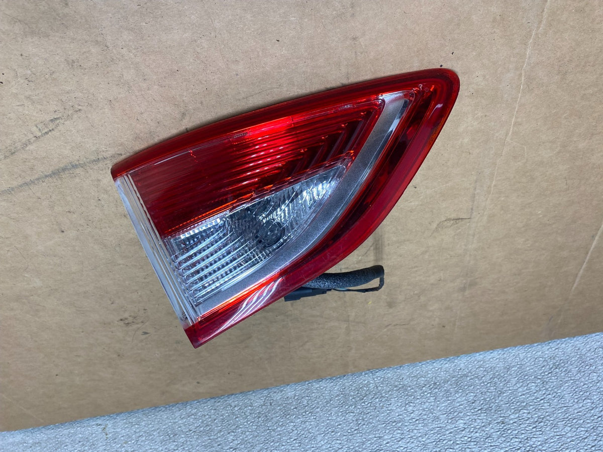 2013 to 2016 Ford Escape Left Driver LH Side Inner Tail Light X3744 DW0