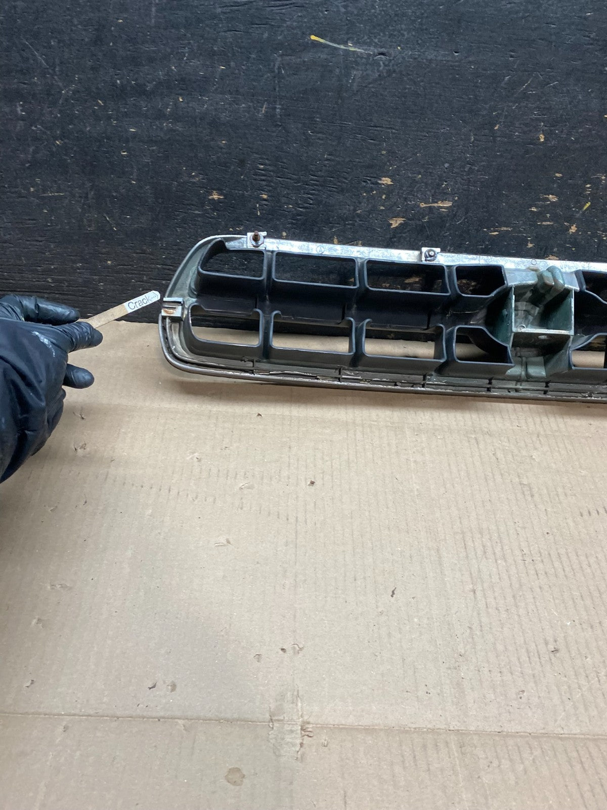 2000 to 2002 Subaru Legacy Outback Grill Grille OEM X7640 DG8