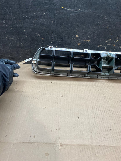 2000 to 2002 Subaru Legacy Outback Grill Grille OEM X7640 DG8
