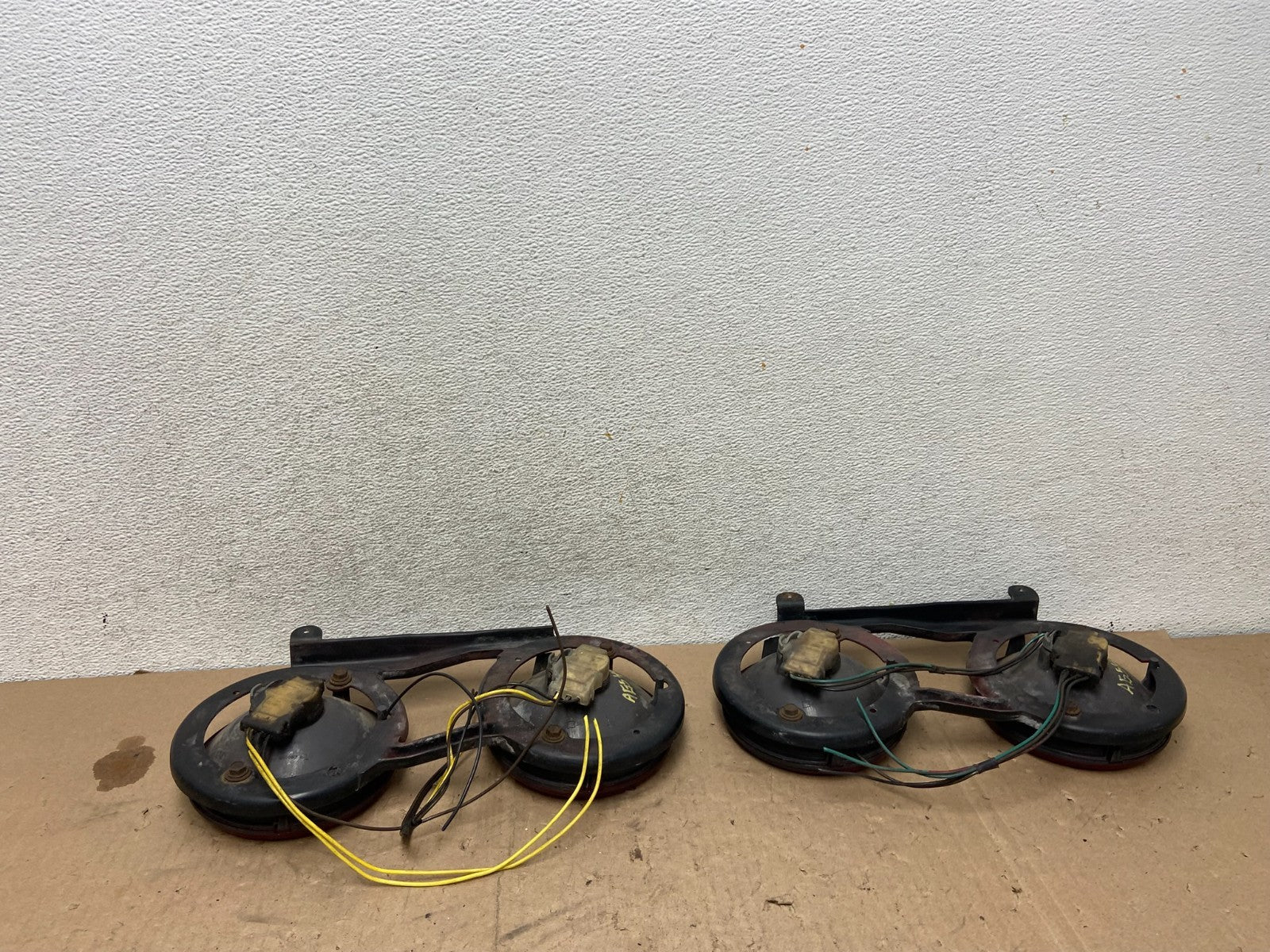 1984-1987 Chevrolet C4 Corvette Left+Right Tail Lights AG5469 DW5