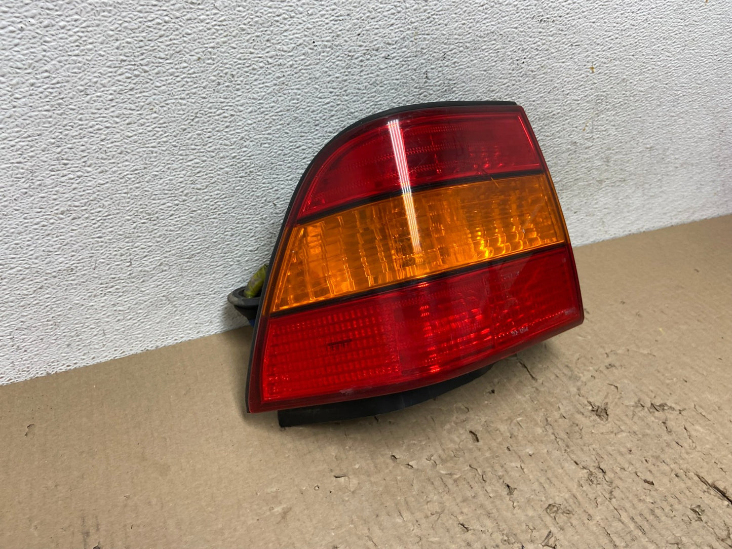 1998 1999 2000 Lexus LS400 Left Driver LH Side Tail Light AF2906 LK2