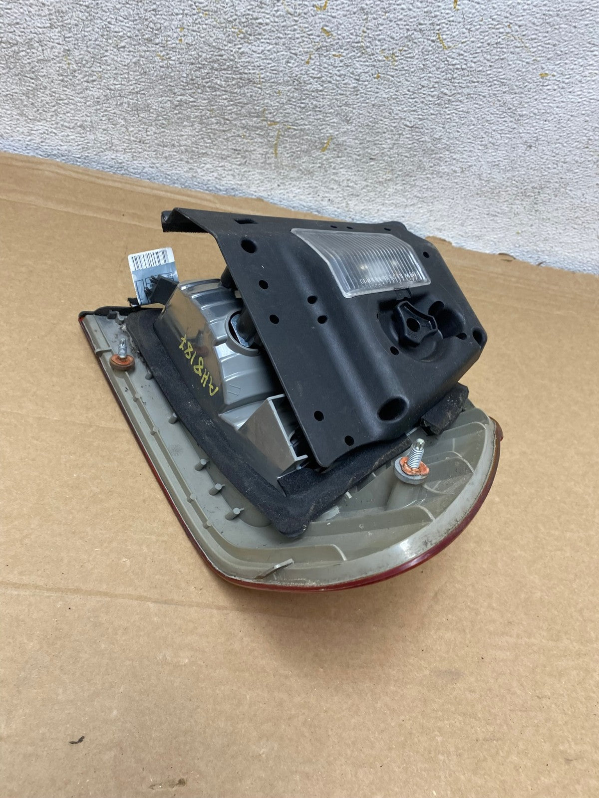 2002 - 2005 BMW 3 E46 Series Left Driver LH Side Tail Light AH8187 LK6