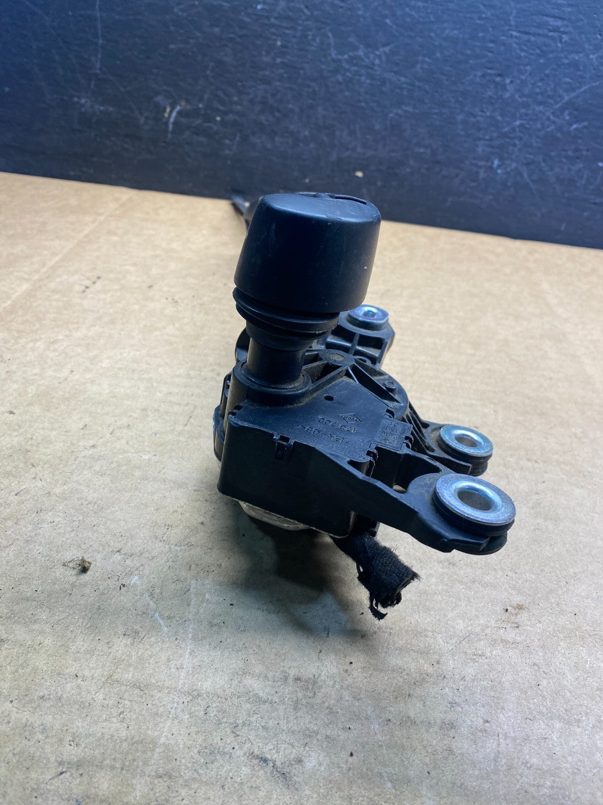 2009 to 2017 Audi Q5 Rear Windshield Washer Wiper Motor AD7511 DG4