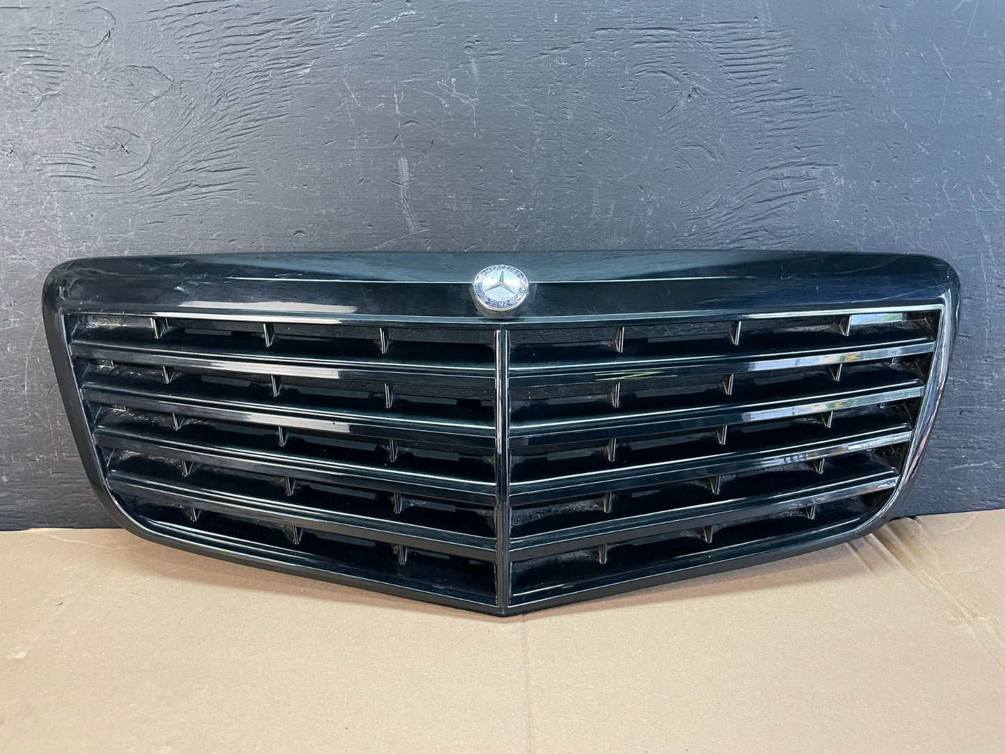 2007 to 2009 Mercedes Benz E-Class Front Upper Grill Grille AD83110