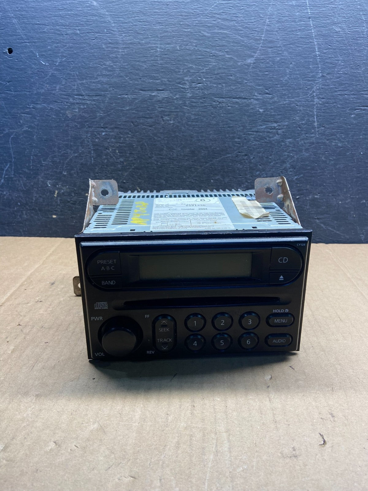 2005 to 2006 Nissan Frontier Xterra AM/FM CD Car Radio F9450 DG0