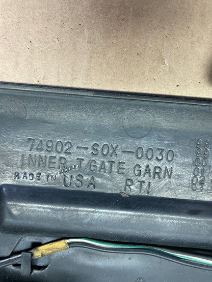 1999 to 2004 Honda Odyssey Rear Trunk Spoiler Gate L9112 DG9