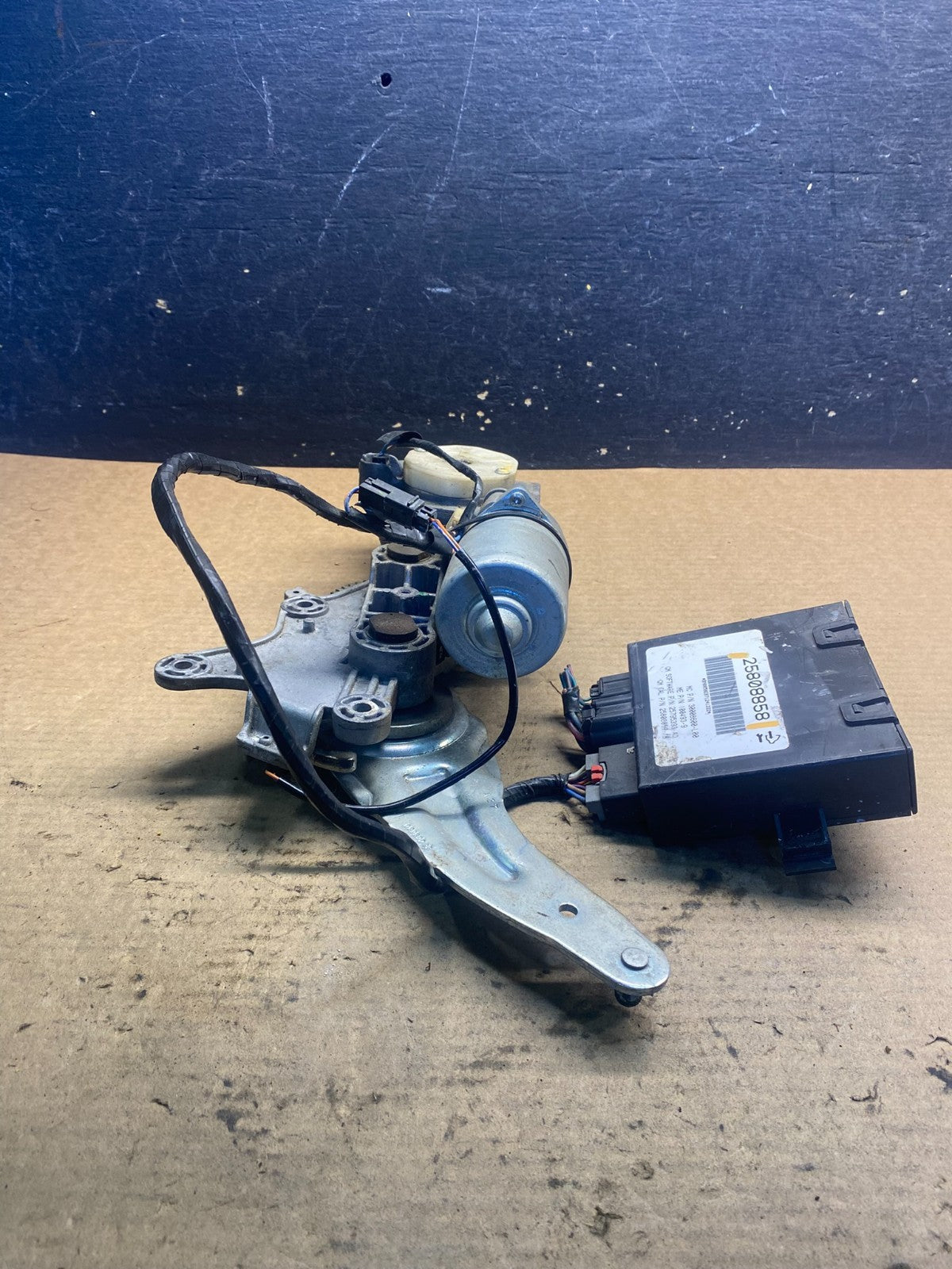 2007 2008 Acadia Enclave Escalade Suburban Liftgate Door Module Motor aa0730  DG2