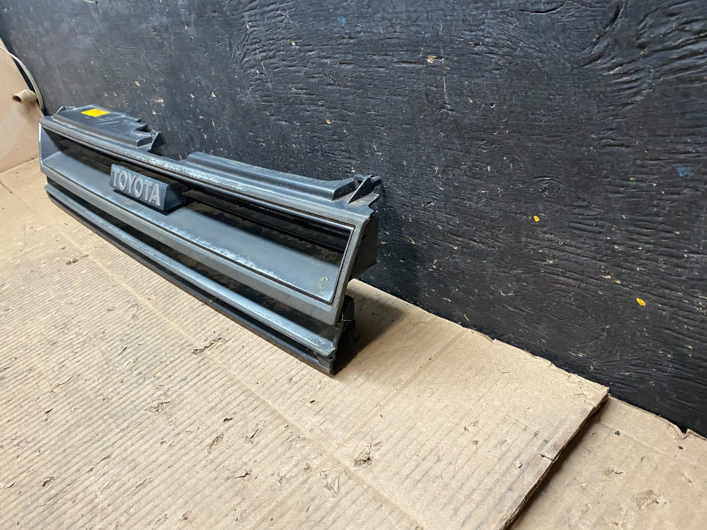 1983 to 1986 Toyota Tercel Front Upper Grill Grille T6868 DG1