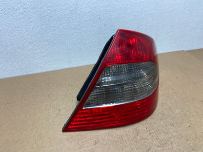 2007 - 2009 Mercedes E E320 E500 Sedan Right Passenger Tail Light OEM AC1406 LK2