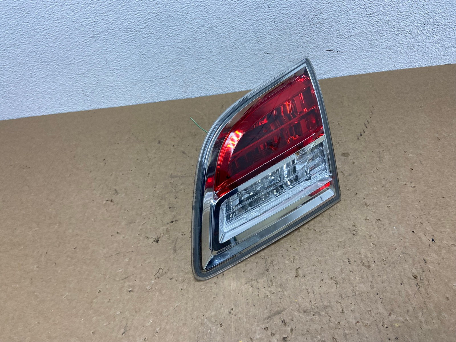 2007 2008 2009 Mazda Cx-9 Right Passenger Rh Side Inner Tail Light Oem AC1485 LK2