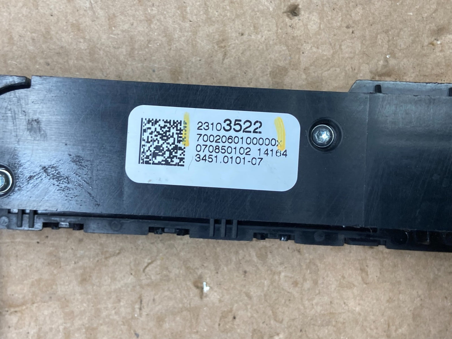 2013 - 2017 Buick Enclave Center Dash Hazard Waring Multi Switch Z0101 DG5