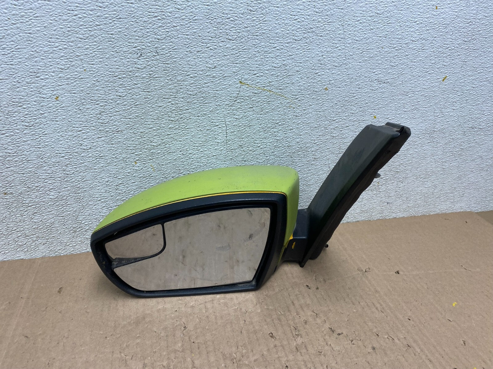 2013 to 2016 Ford C-Max Left Driver Side View Door Turn Signal Mirror J8100 DG6