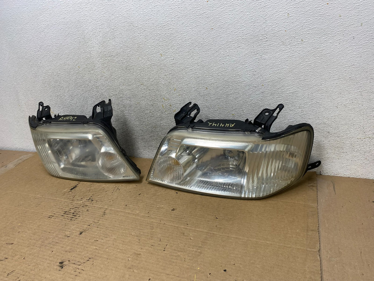 2005 to 2007 Mercury Mariner Left+Right Side Halogen Headlights AH4142 DW2