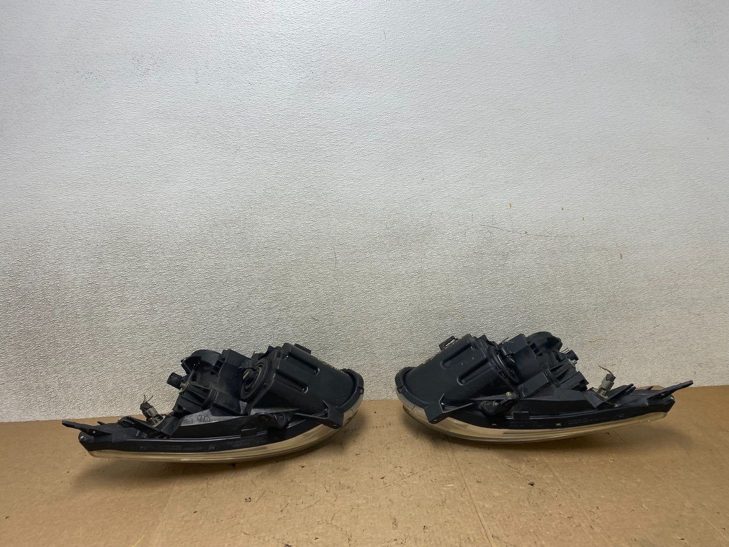2009-2013 Nissan Rogue Left+Right Side Set Halogen Headlights OEM W9063 DW7