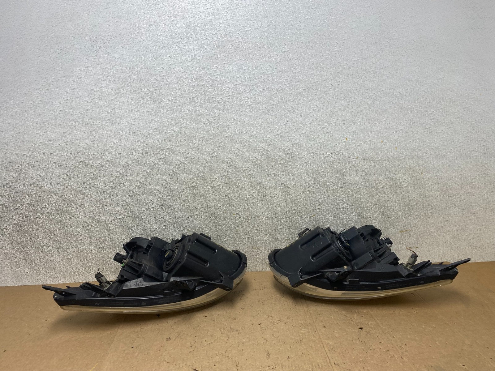 2009-2013 Nissan Rogue Left+Right Side Set Halogen Headlights OEM W9063 DW7