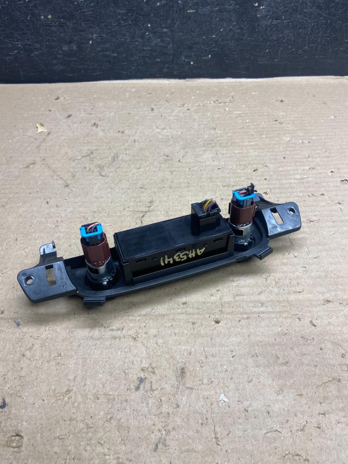 2007 - 2014 Chevrolet Tahoe Yukon Pedal Traction Control Switch AH5341 DG4