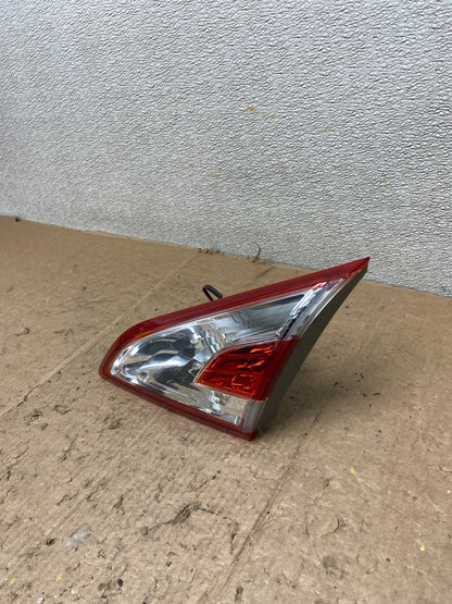 2011-2014 Nissan Murano Right Passenger RH Side Inner Tail Light Oem AA4269 DW1