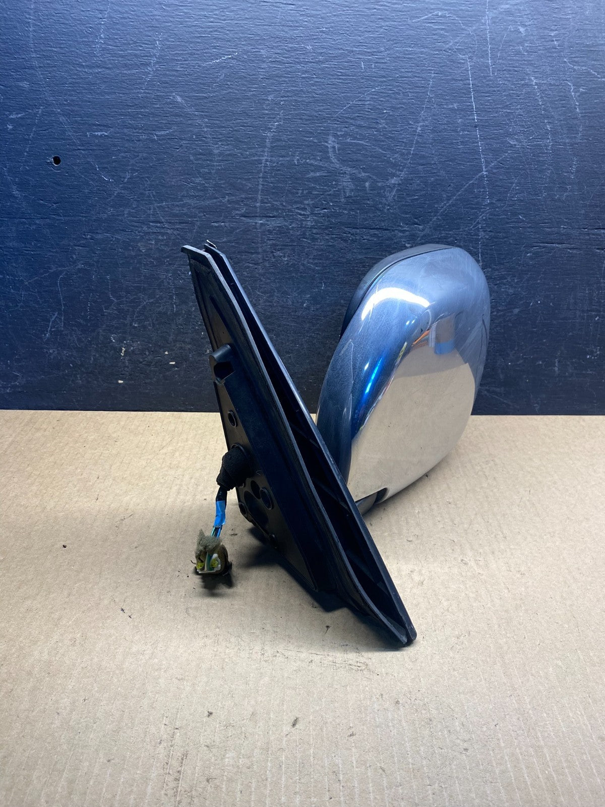 1997 to 2002 Mitsubishi Montero Left Driver Side View Door Mirror AG61871