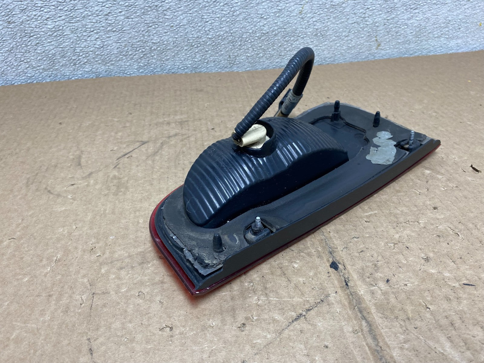 2003-2006 Lincoln Navigator Right Passenger Side Tail Light Inner OEM V1153 DW5