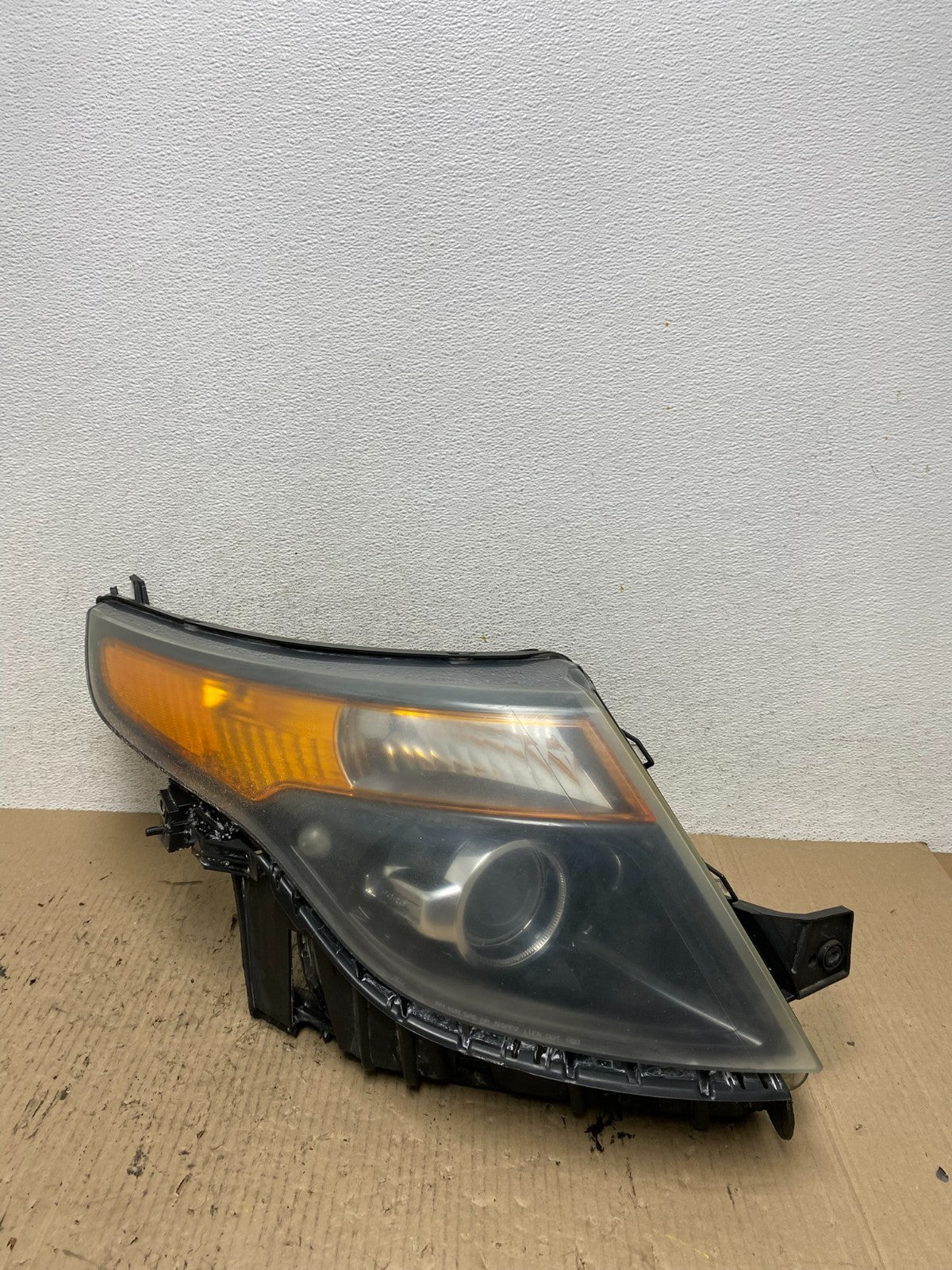 2011 - 2015 Ford Explorer Police Right Passenger Halogen Headlight AF6039 DW0