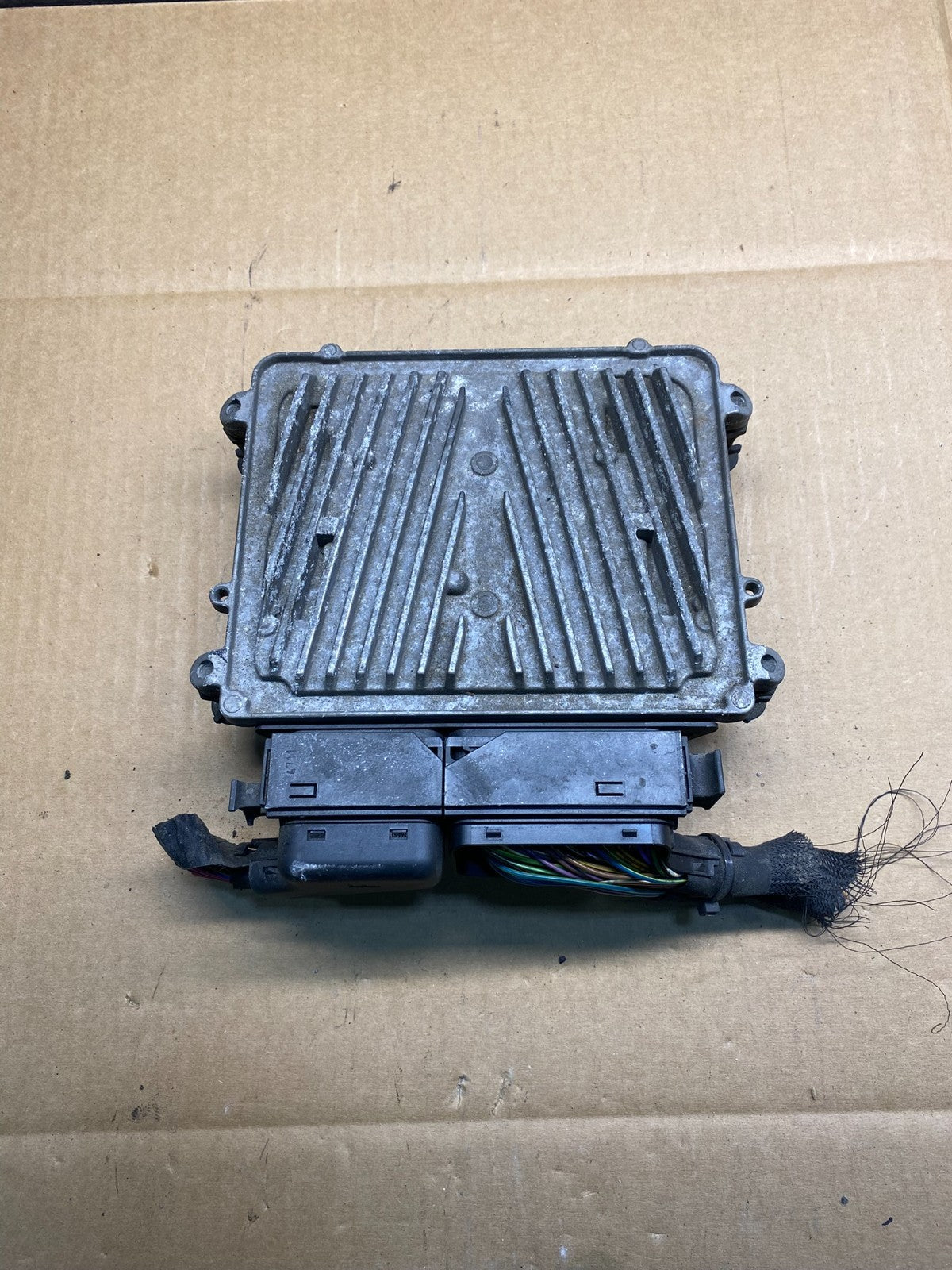 2008 to 2012 Mercedes C300 E350 Engine Computer Module ECM ECU AI9858 DW1