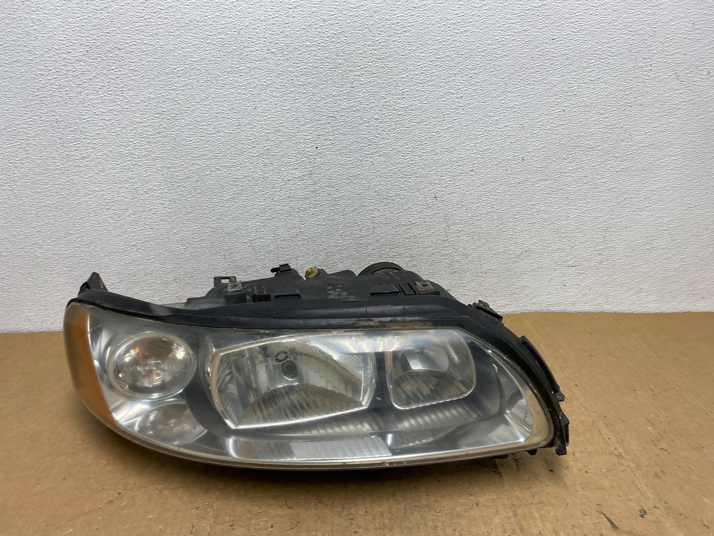 2005-2009 Volvo S60 Passenger Right Passenger RH Side Headlight AD0549 DW0