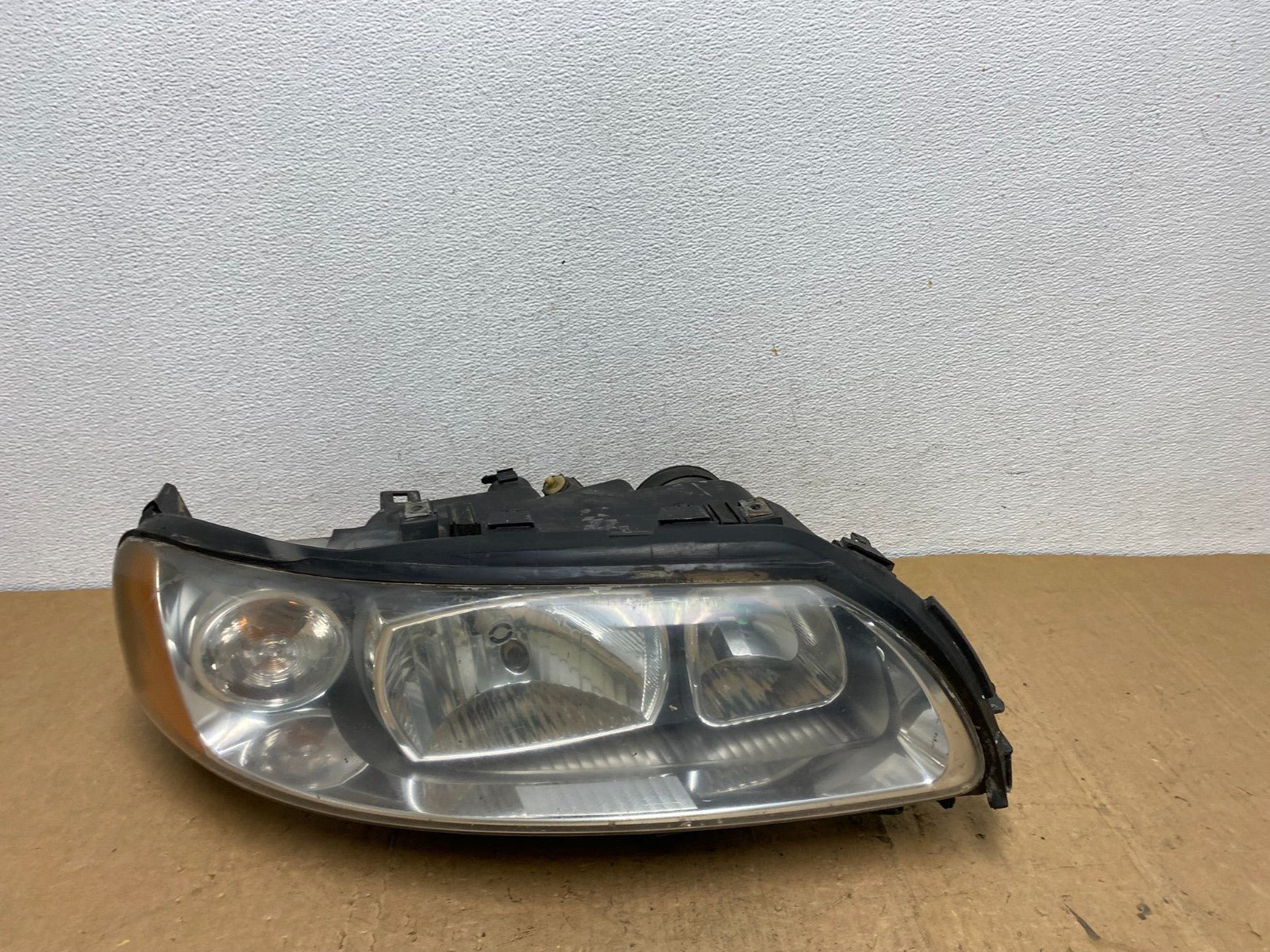 2005-2009 Volvo S60 Passenger Right Passenger RH Side Headlight AD0549 DW0
