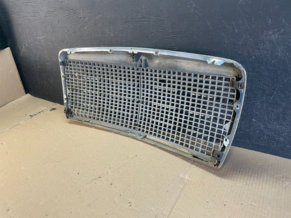 1981 to 1985 Mercedes-Benz W126 Front Grill Grille 1268800283 AE3596 PS5