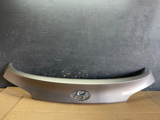 2011 to 2015 Hyundai Tucson Liftgate Tailgate Trunk Trim Molding AA8981 DG0