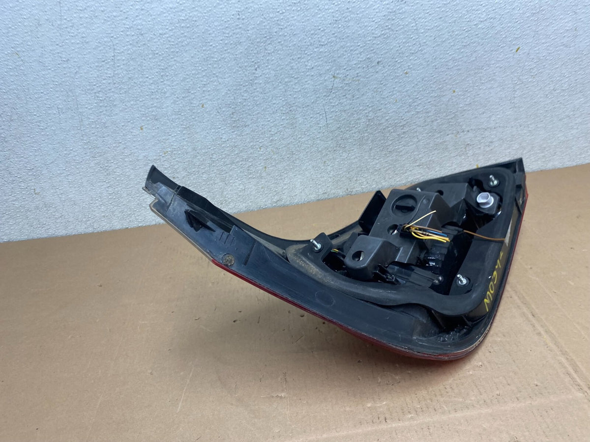 2008 2009 2010 BMW 5 525i 530i Right Passenger Rh Tail Side Light M0392 DW6
