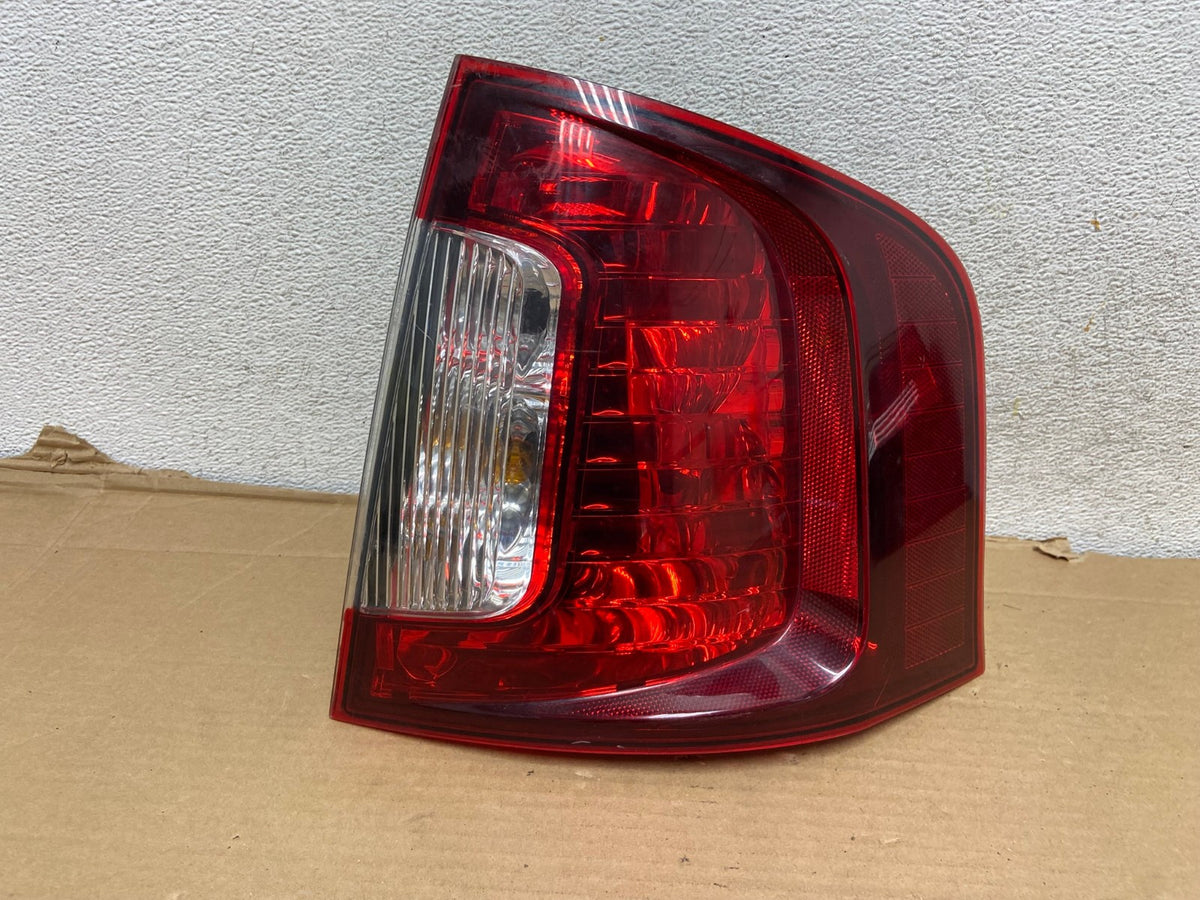 2011 2012 2013 2014 Ford Edge Right Passenger RH Side Tail light AG9181 LK0
