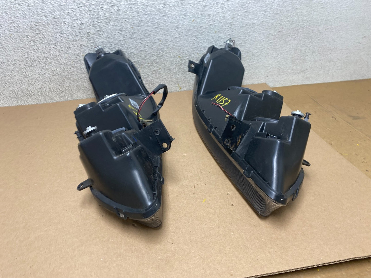 1998 to 2002 Honda Accord Black Left+Right Set Side Headlights R1157 DW10