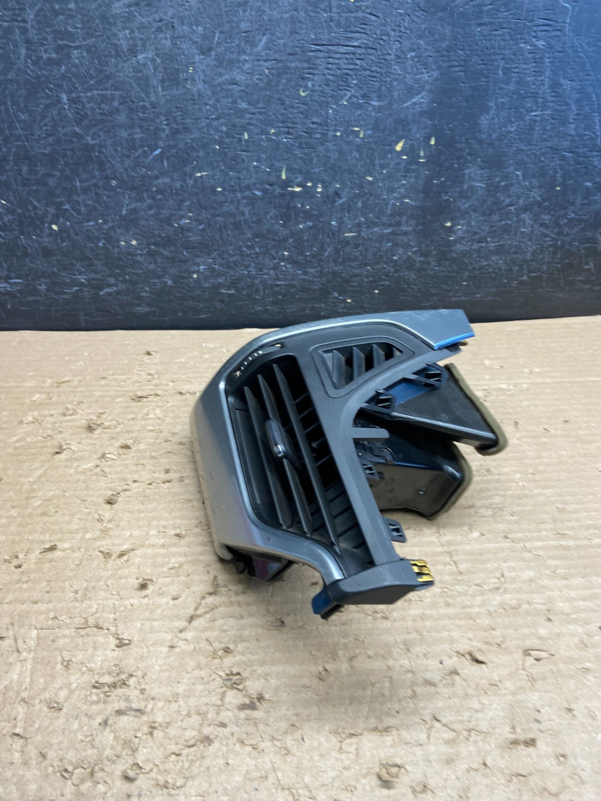 2015-2020 Chevrolet Tahoe Suburban Left Dash AC Air Vent Grille Trim AG8759 DG1