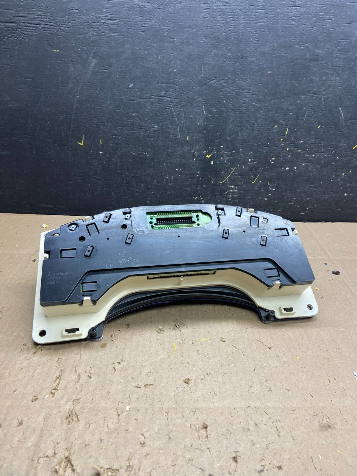 1996 to 2002 Chevrolet Express Speedometer Cluster Gauge U4697 DG6