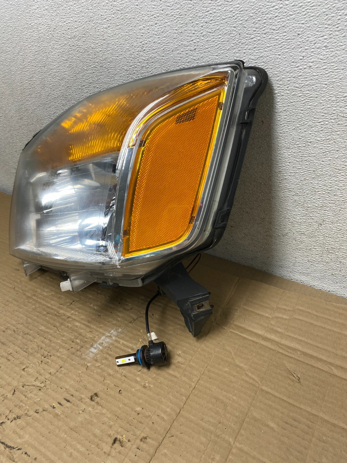 2008 - 2015 Nissan Armada Left Driver LH Headlight Halogen AG9094 DW1