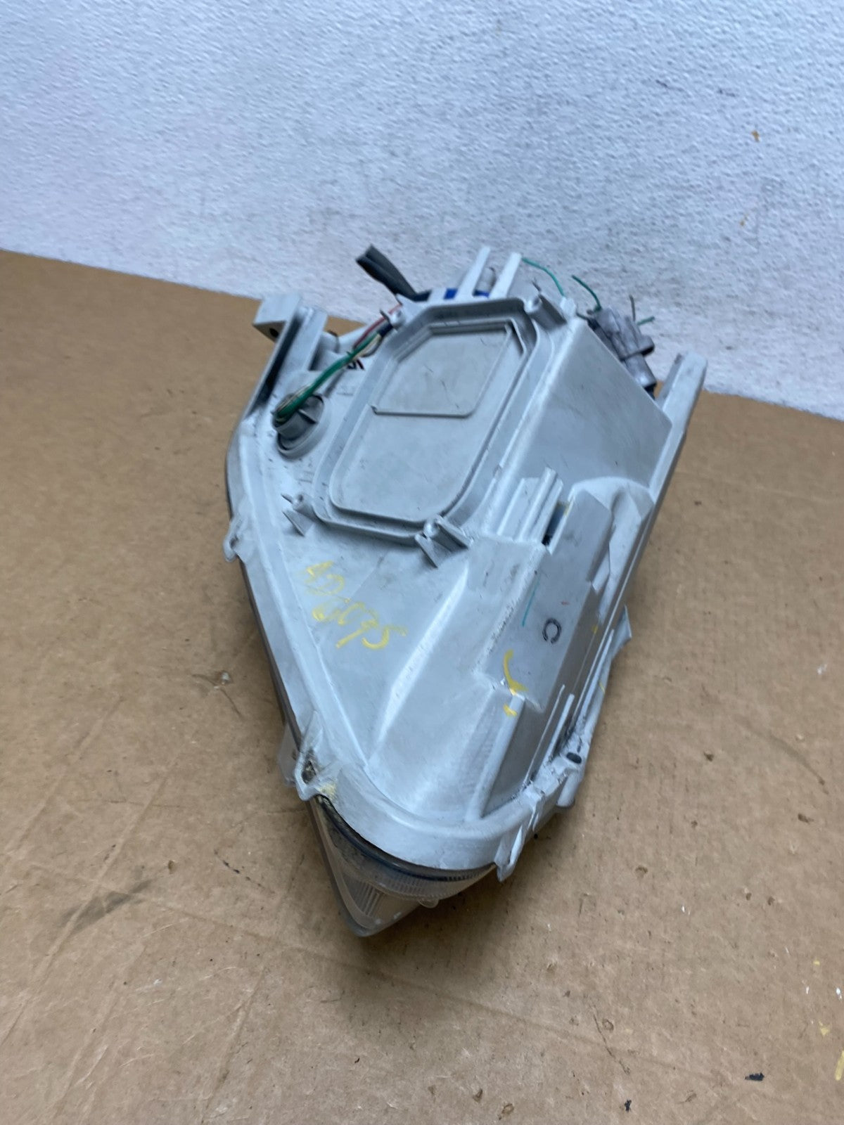 2007 2008 2009 Toyota Yaris Left Driver LH Halogen Headlight AD6075 DW9
