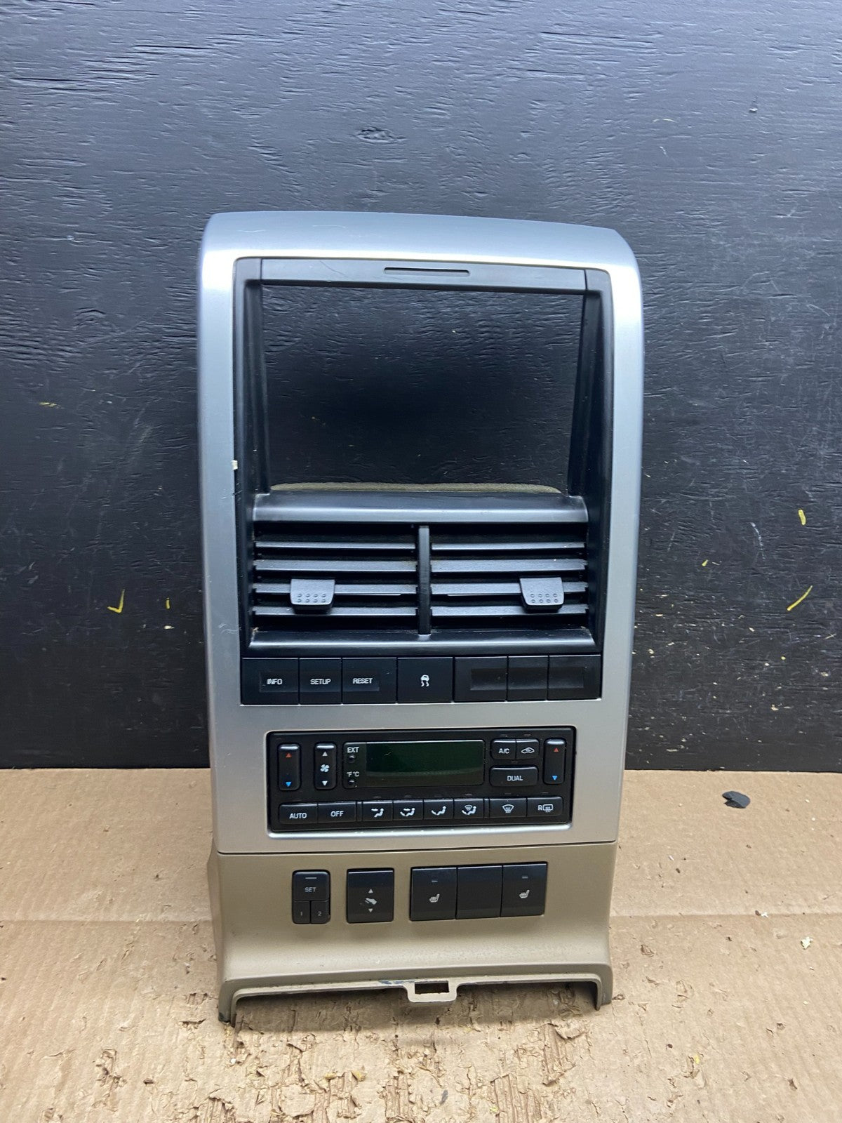 2006 - 2010 Ford Explorer Radio Heater Climate A/C Control Bezel  Trim V7690 DG0