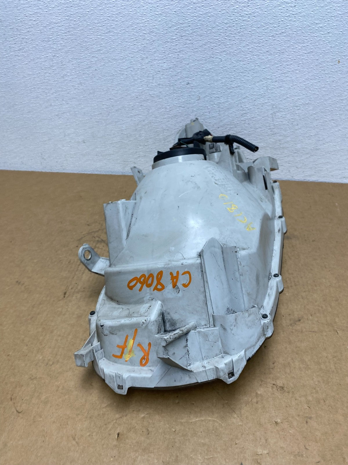 2008 - 2010 Toyota Highlander Right Passenger RH Halogen Headlight AC1810 DW8