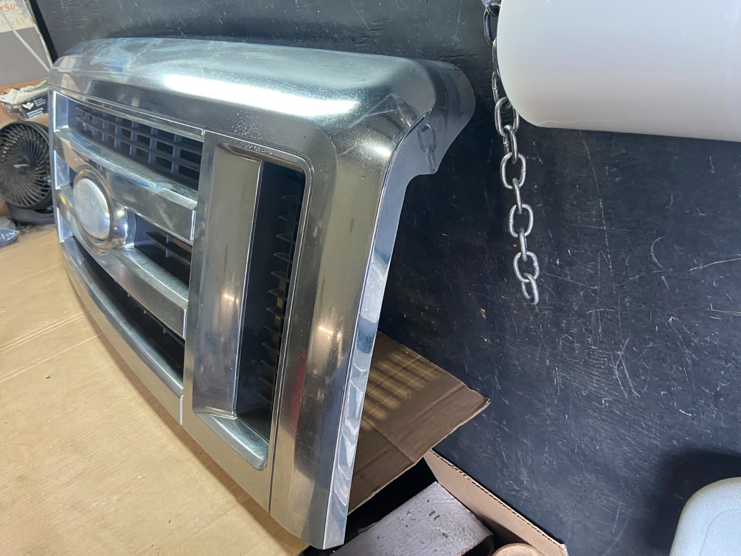 2008 to 2014 Ford Econoline E150 E250 Front Upper Chrome Grill Grille R7266 DG1