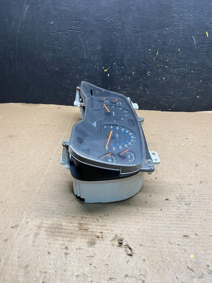 2001 2002 2003 Dodge Durango Speedometer Instrument Cluster Gauge OEM R2817 DG3