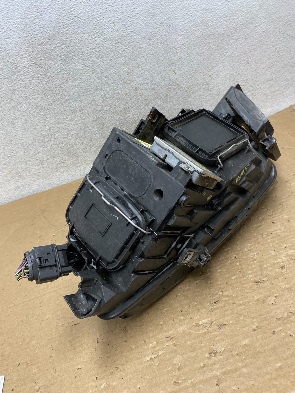 2009 to 2012 Audi Q5 Right Passenger RH Side Xenon HID Headlight AH9153 DW7