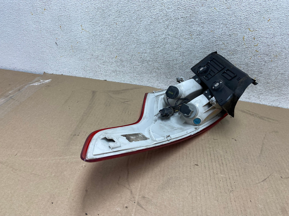 2013 to 2016 Ford Escape Left Driver LH Side Tail Light AH6686 LK4