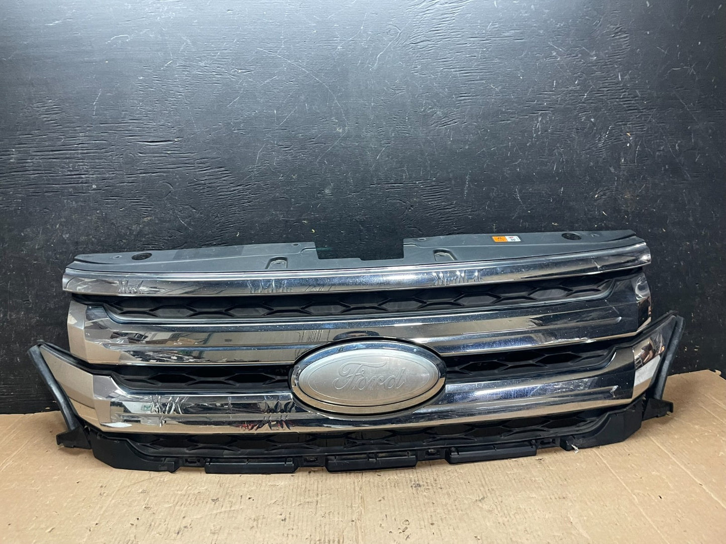 2011 2012 2013 Ford Edge Front Upper Chrome Grille Grill  Oem z5952 DG0