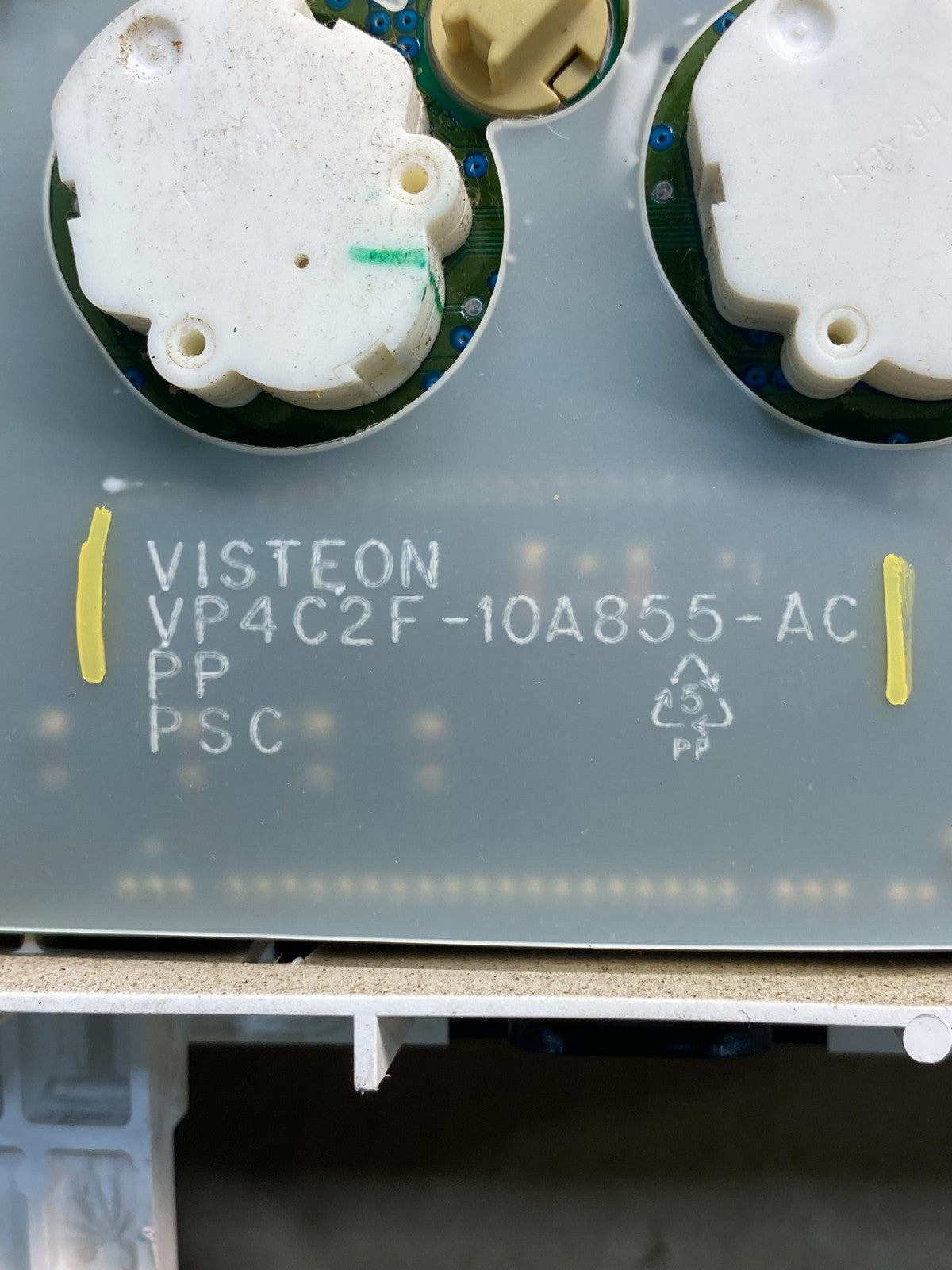 2004 to 2005 Nissan Titan Speedometer Cluster Gauge Bezel ag7459 DG5